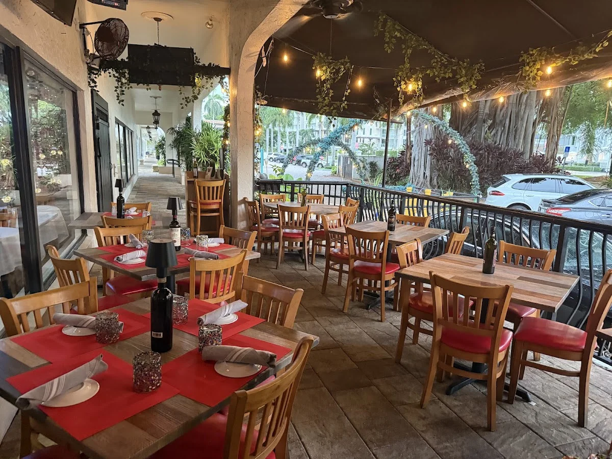 Le Sorelle Restaurant Downtown in Boca Raton